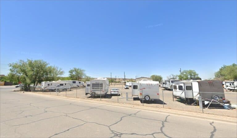 An RV park with a group of RVs parked at Bluffview RV park in Gallup New Mexico
